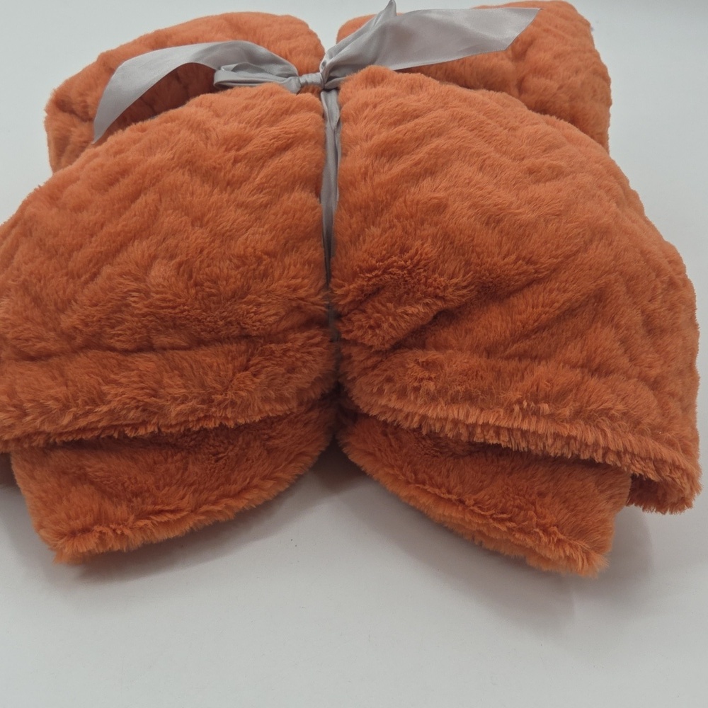 Luxurious Orange "Cathy Spice" Faux Fur Throw Blanket - Picture 11 of 15